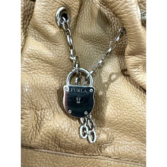 Furla Tan Pebbled Leather Chain Lock Drawstring Satchel Shoulder Bag Y2K Boho - Picture 2 of 8